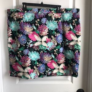 J Crew size 22 black floral pencil skirt - GORGEOUS! EUC